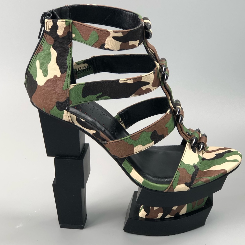 Pink Palms Camouflage Spike Buckle Ankle Wrap Block Rivets Wedge Sandals Size 7